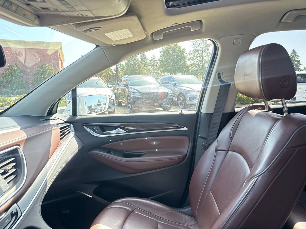Used 2018 Buick Enclave Avenir w/ Avenir Technology Package FWD image 19