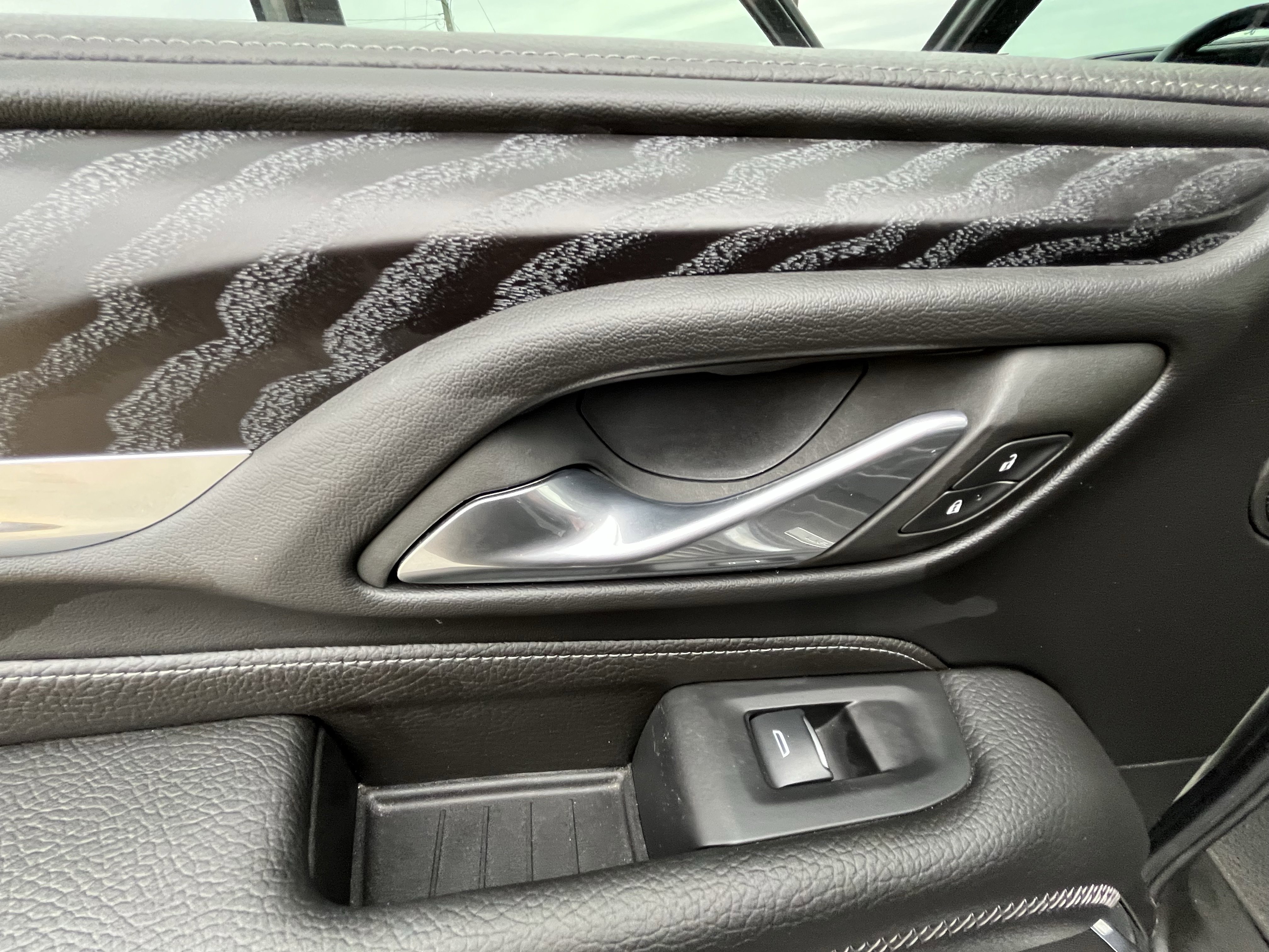 Used 2024 GMC Yukon XL Denali w/ Advanced Technology Package image 26