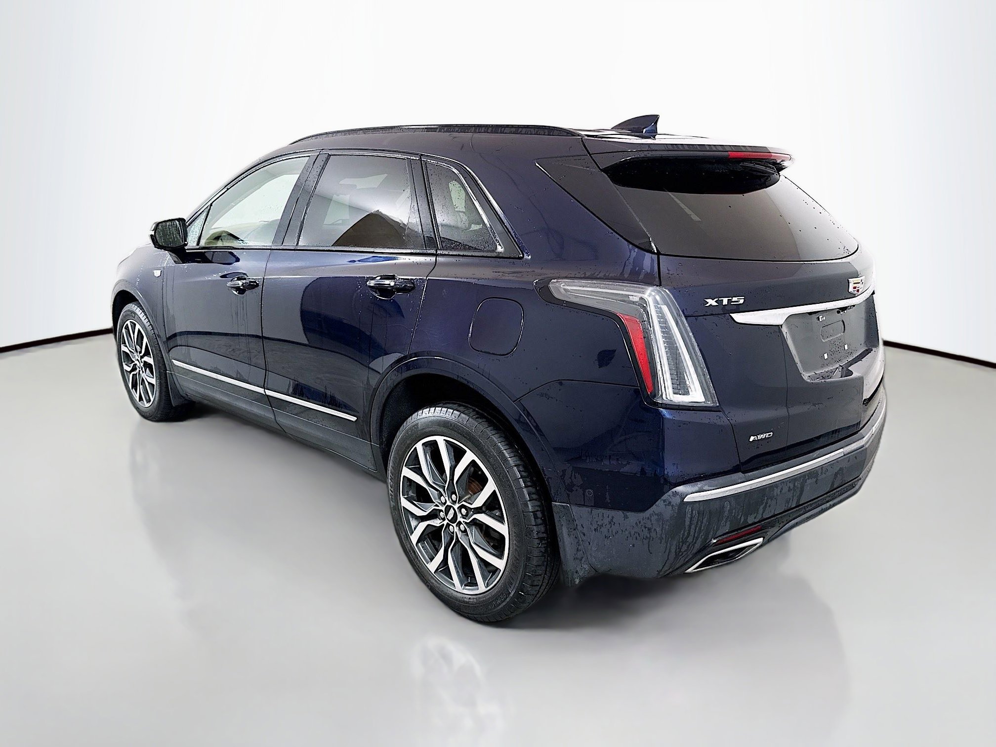 Used 2021 Cadillac XT5 Sportv w/ Platinum Package AWD/4WD image 5