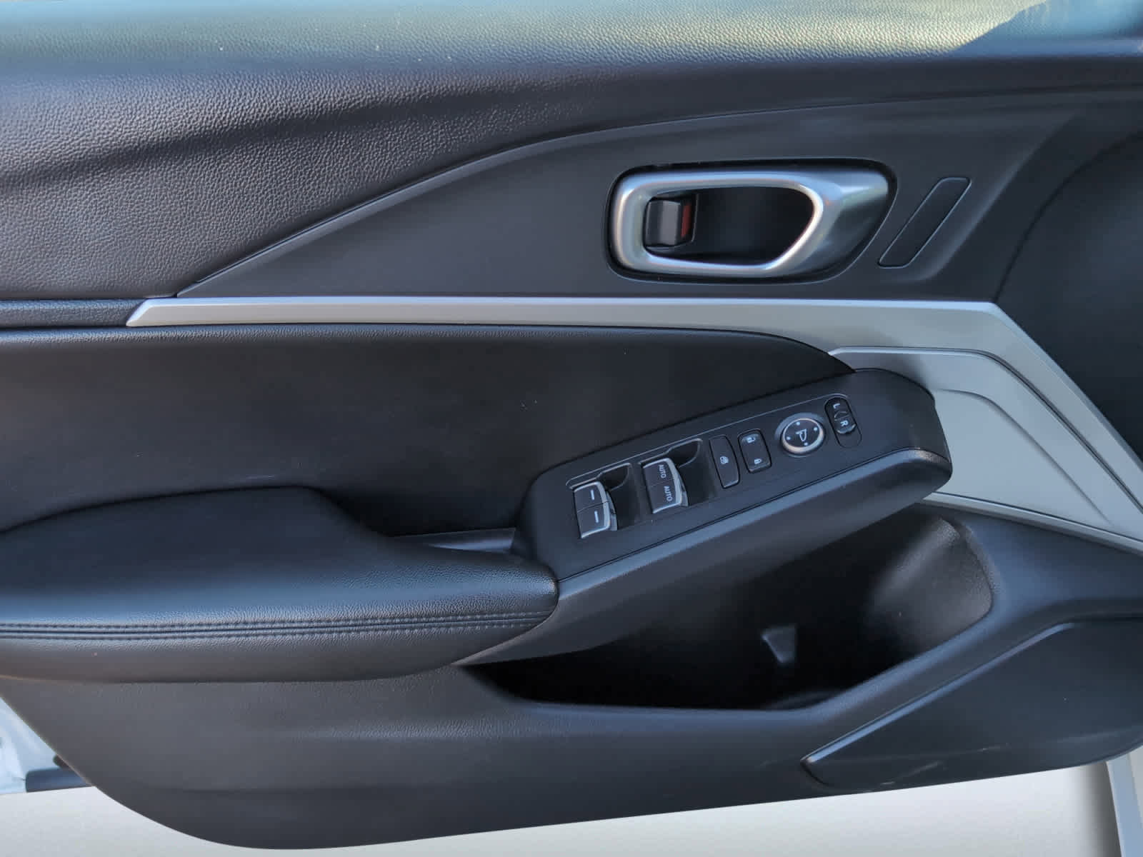 Used 2025 Acura Integra FWD image 16