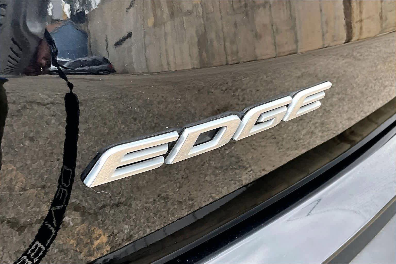 Used 2019 Ford Edge SE FWD image 10