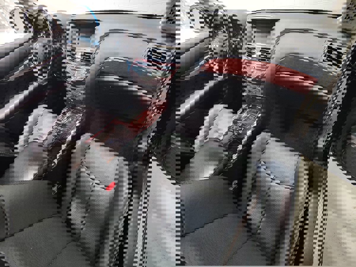 Used 2015 INFINITI Q70 L 3.7 w/ Technology Package image 11