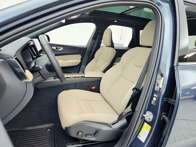 New 2026 Volvo XC60 B5 Plus w/ Climate Package image 17