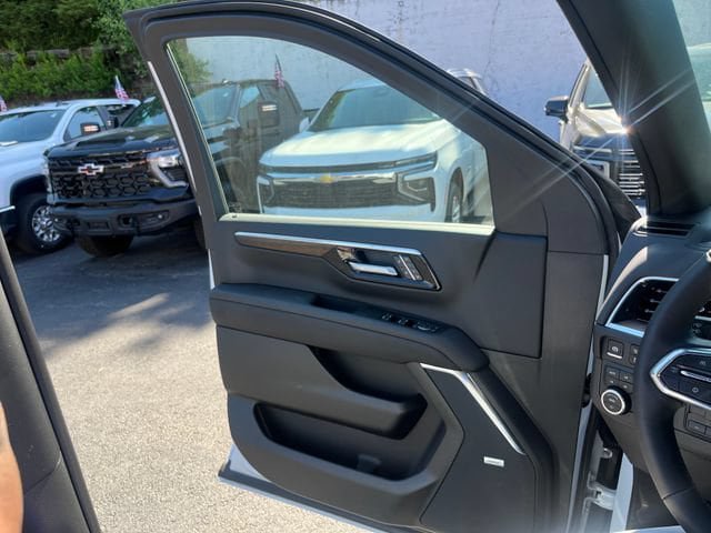 New 2026 Chevrolet Tahoe High Country AWD/4WD image 13