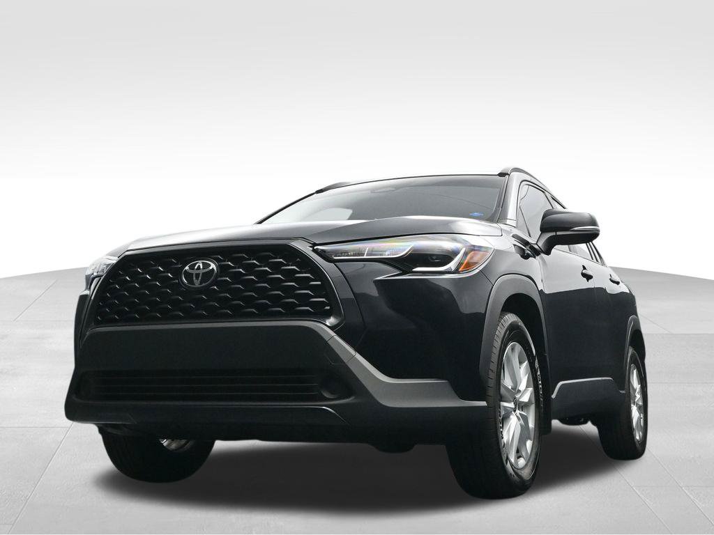 Used 2024 Toyota Corolla Cross LE w/ Moonroof Package FWD image 39