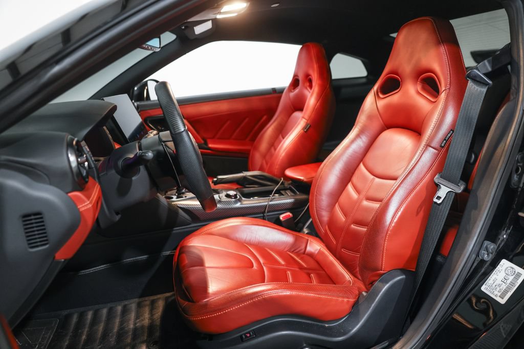 Used 2017 Nissan GT-R Premium AWD/4WD image 26