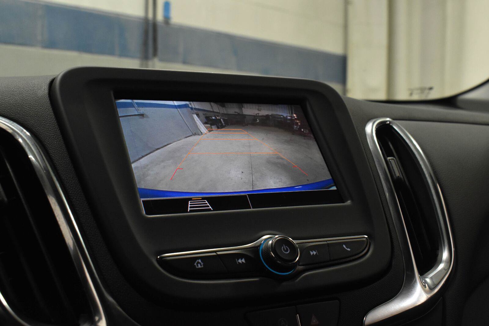 Used 2024 Chevrolet Equinox LT w/ LPO, Floor Liner Package FWD image 16