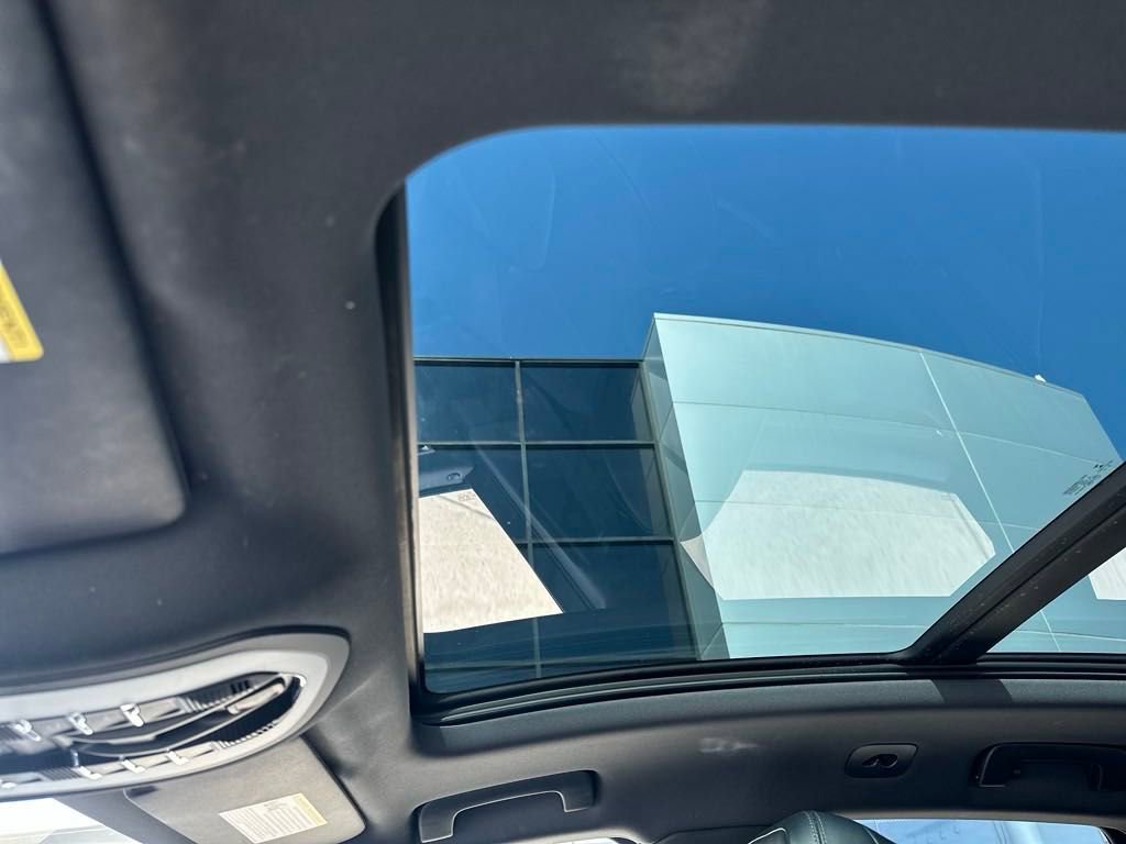 Used 2020 Porsche Macan image 21