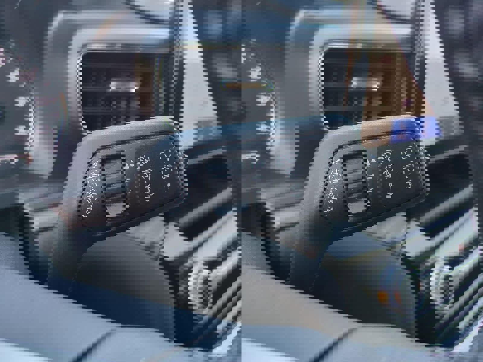 Used 2023 Ford Explorer Limited image 25