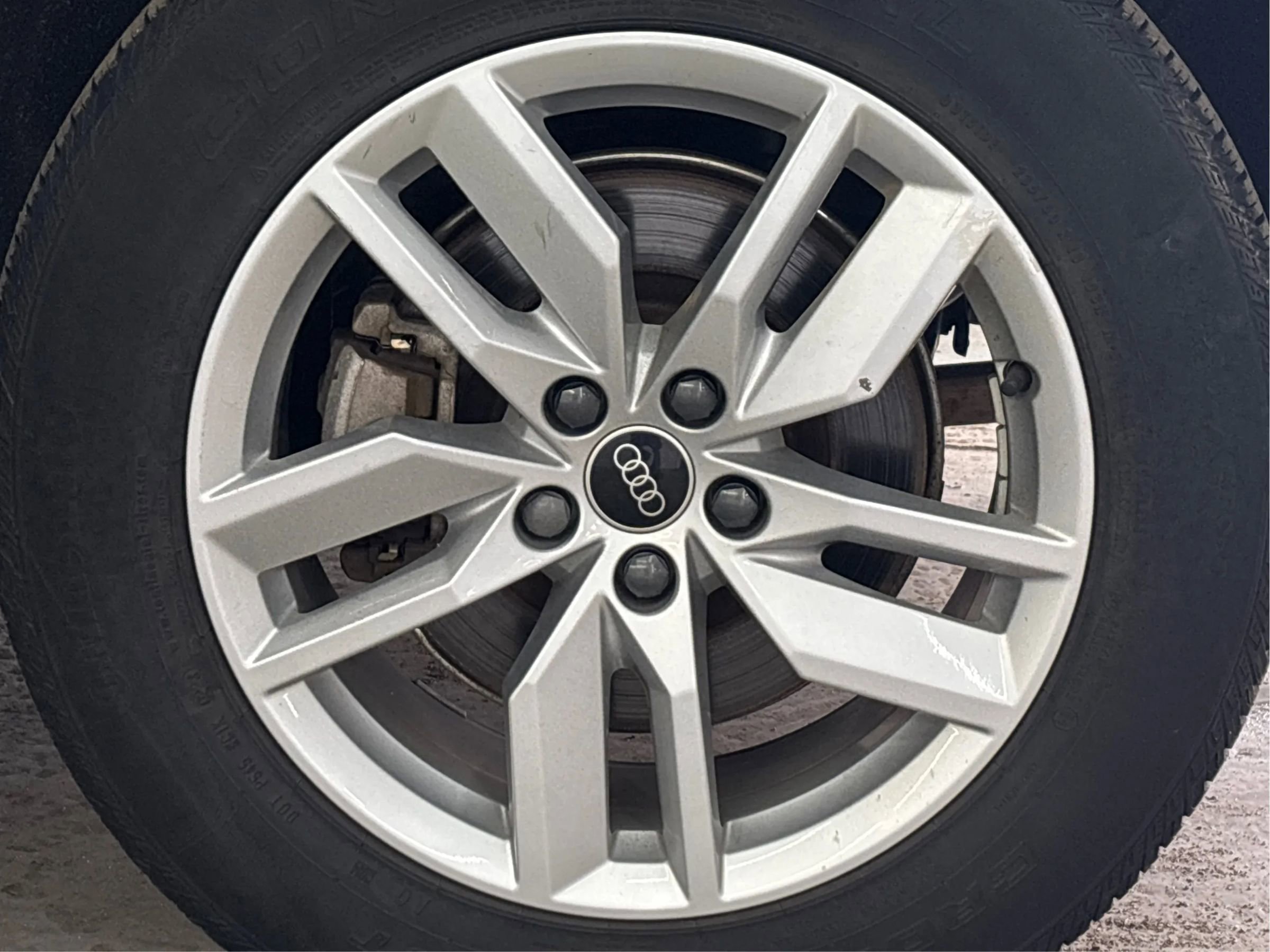 Used 2023 Audi Q5 2.0T Premium w/ Convenience Package image 16