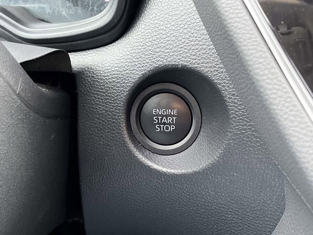 Used 2026 Toyota Corolla Cross LE FWD image 32
