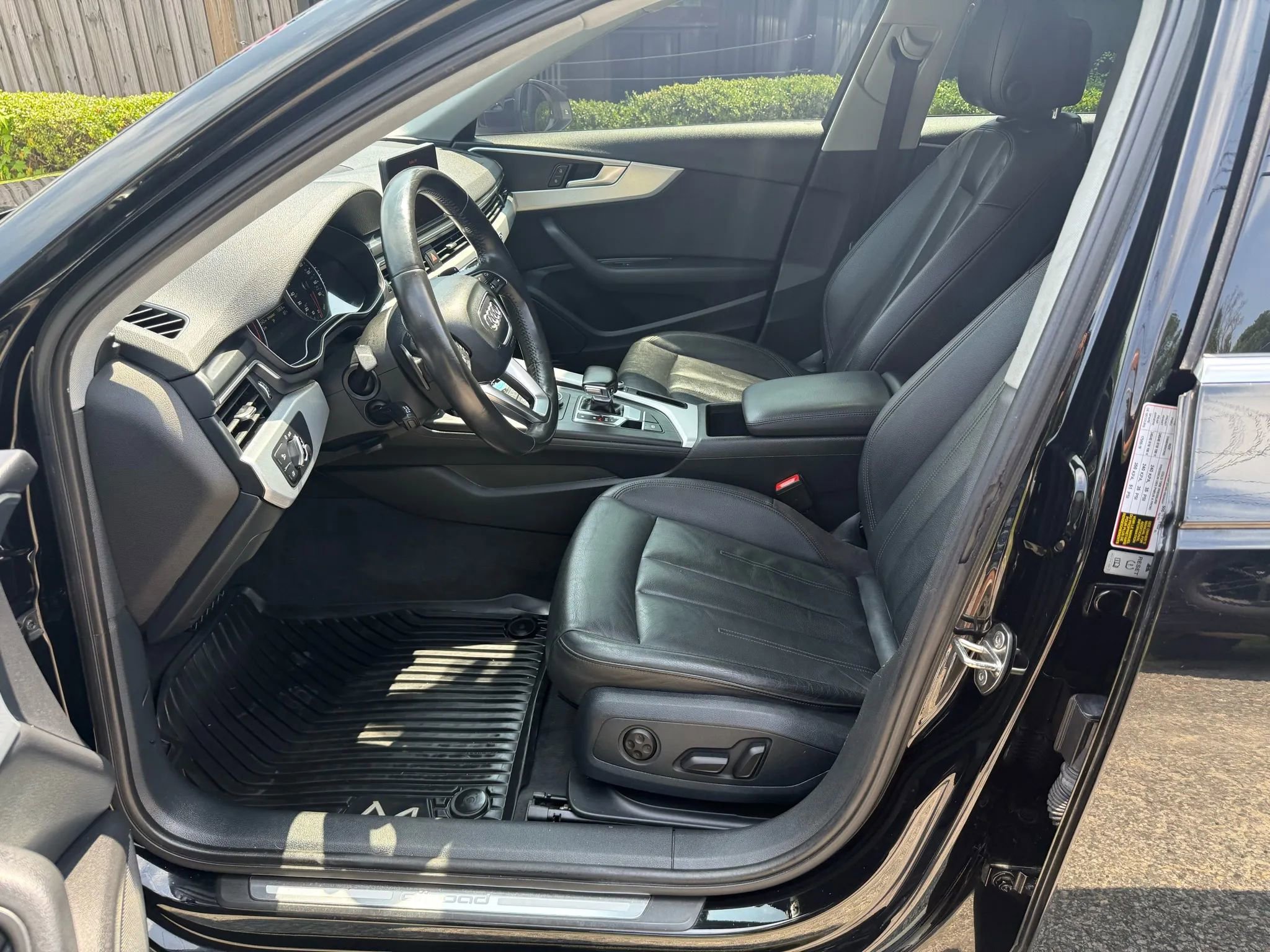 Used 2017 Audi A4 2.0T allroad Premium w/ Convenience Package image 18