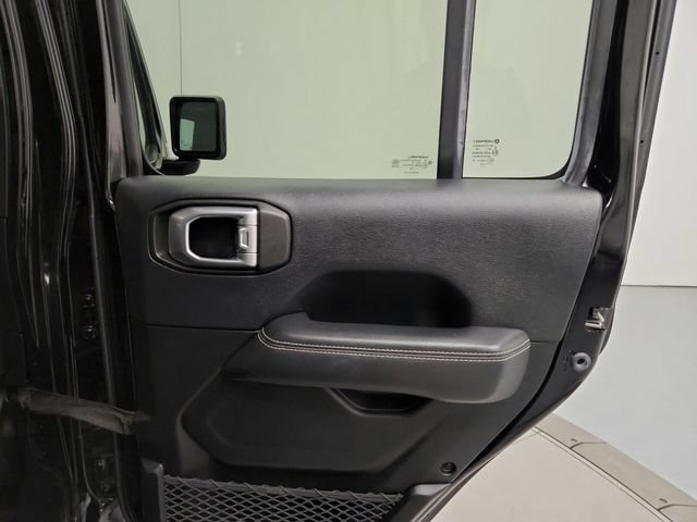 Used 2019 Jeep Wrangler Unlimited Sahara AWD/4WD image 30