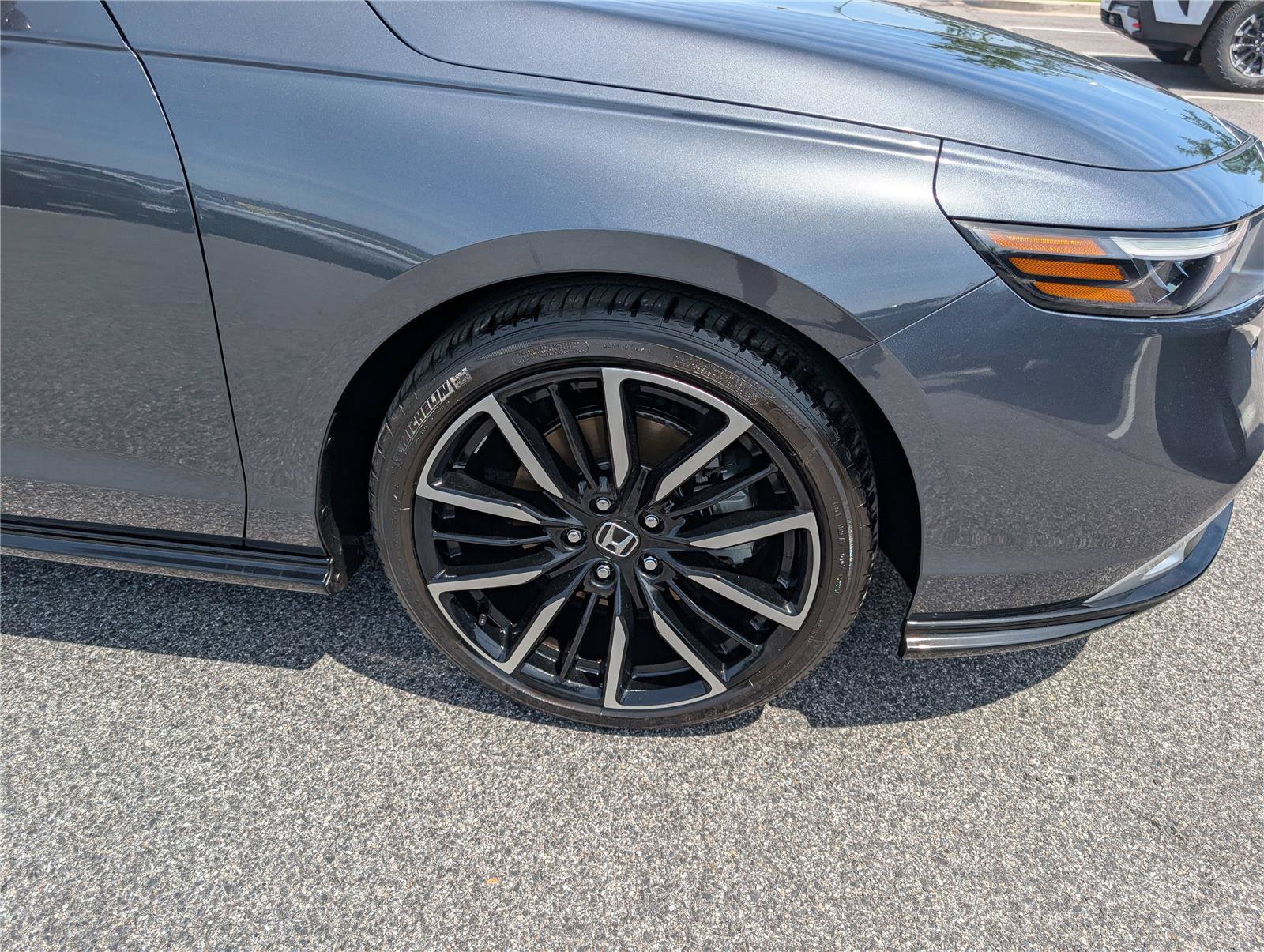 Used 2024 Honda Accord Touring image 9
