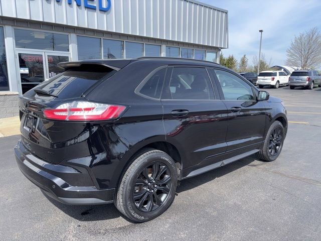 Used 2023 Ford Edge SE w/ Black Appearance Package AWD/4WD image 3