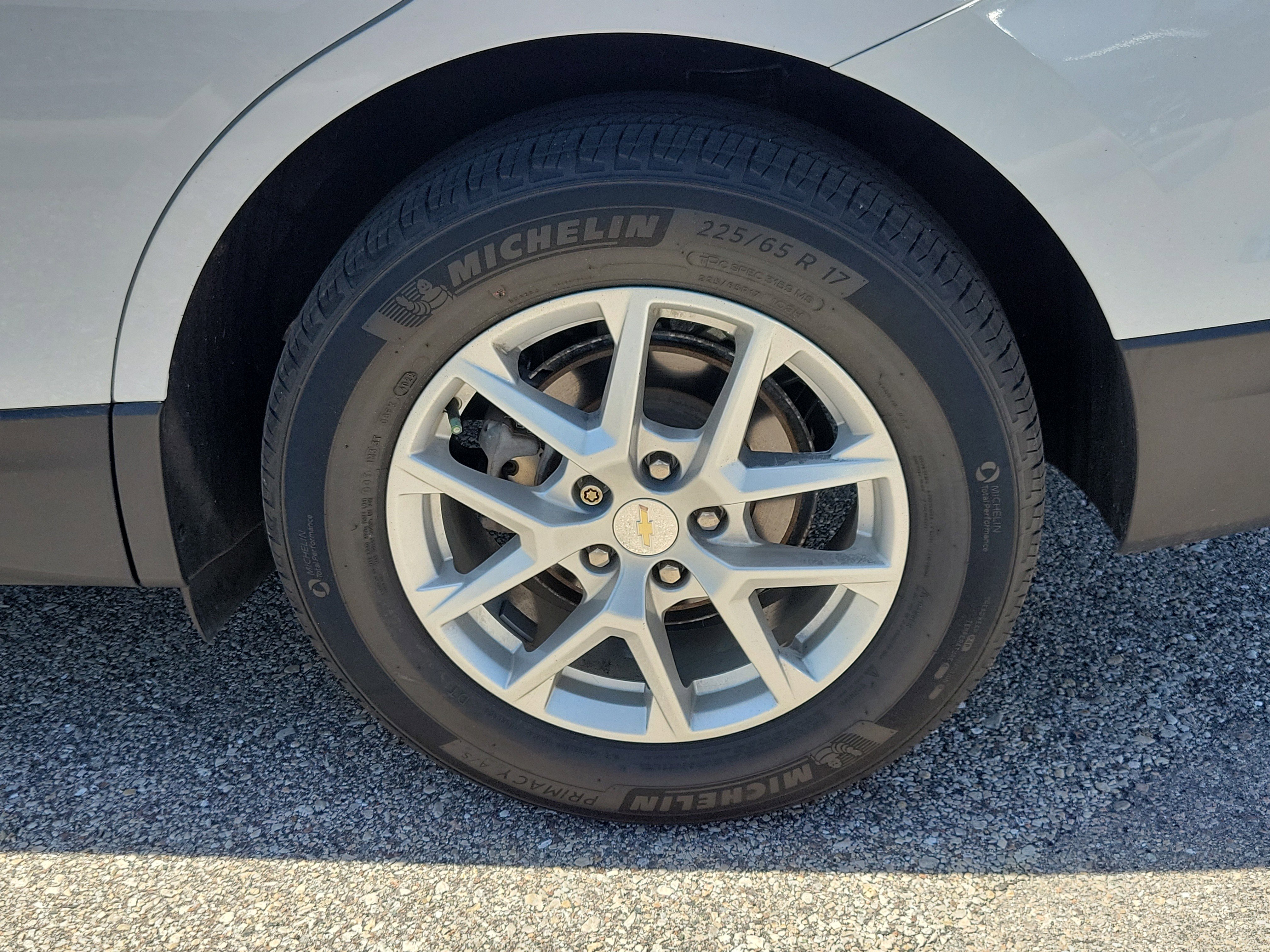 Used 2023 Chevrolet Equinox LS w/ LS Convenience Package image 10