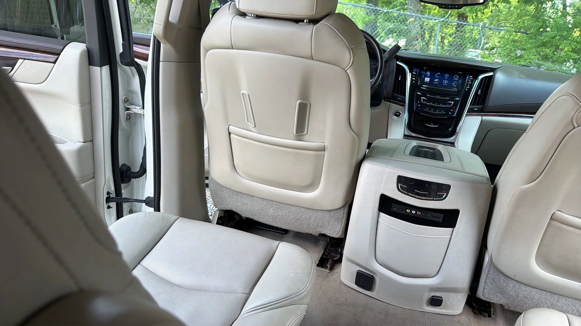 Used 2015 Cadillac Escalade ESV Luxury AWD/4WD image 35