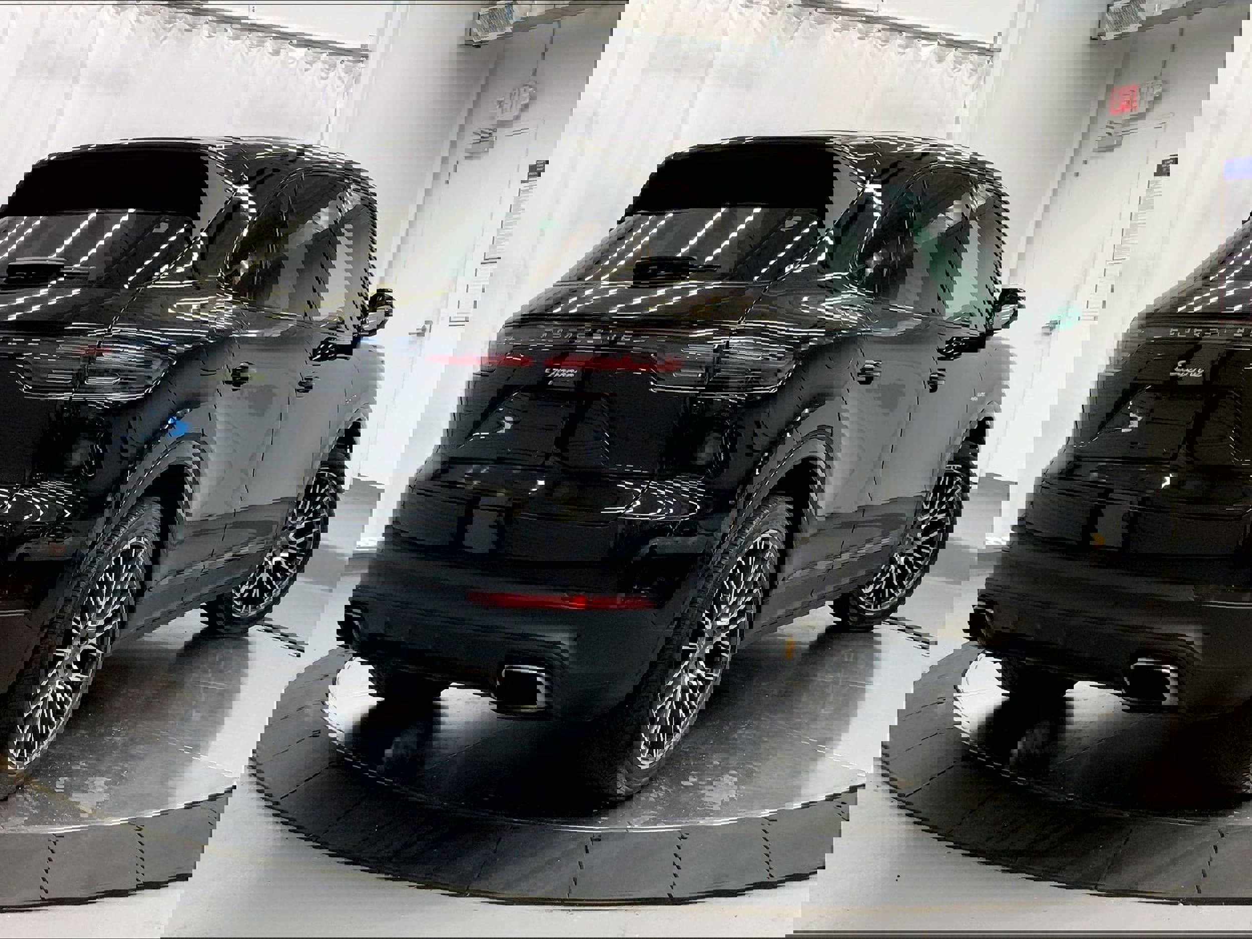 Used 2022 Porsche Cayenne E-Hybrid image 7