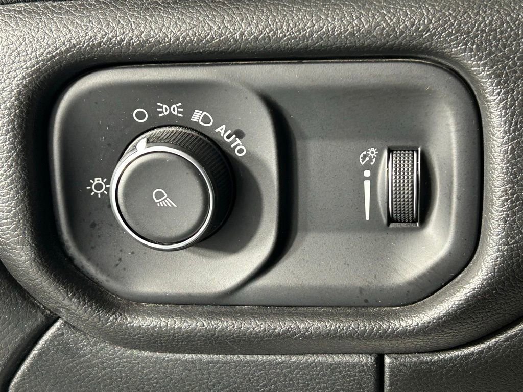 Used 2022 RAM 3500 Tradesman w/ Chrome Appearance Group image 28