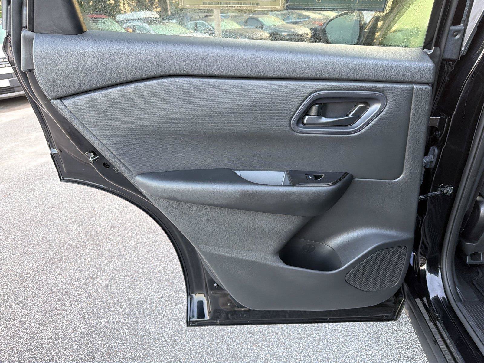 Used 2024 Nissan Rogue S AWD/4WD image 20