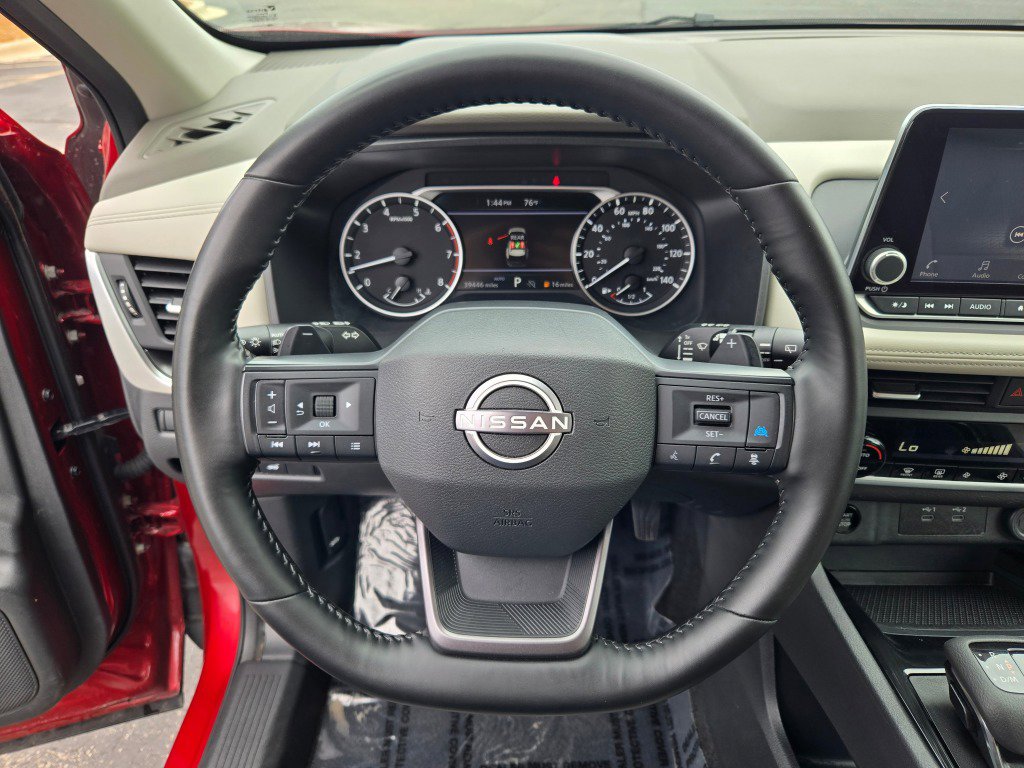 Used 2025 Nissan Rogue SV AWD/4WD image 33