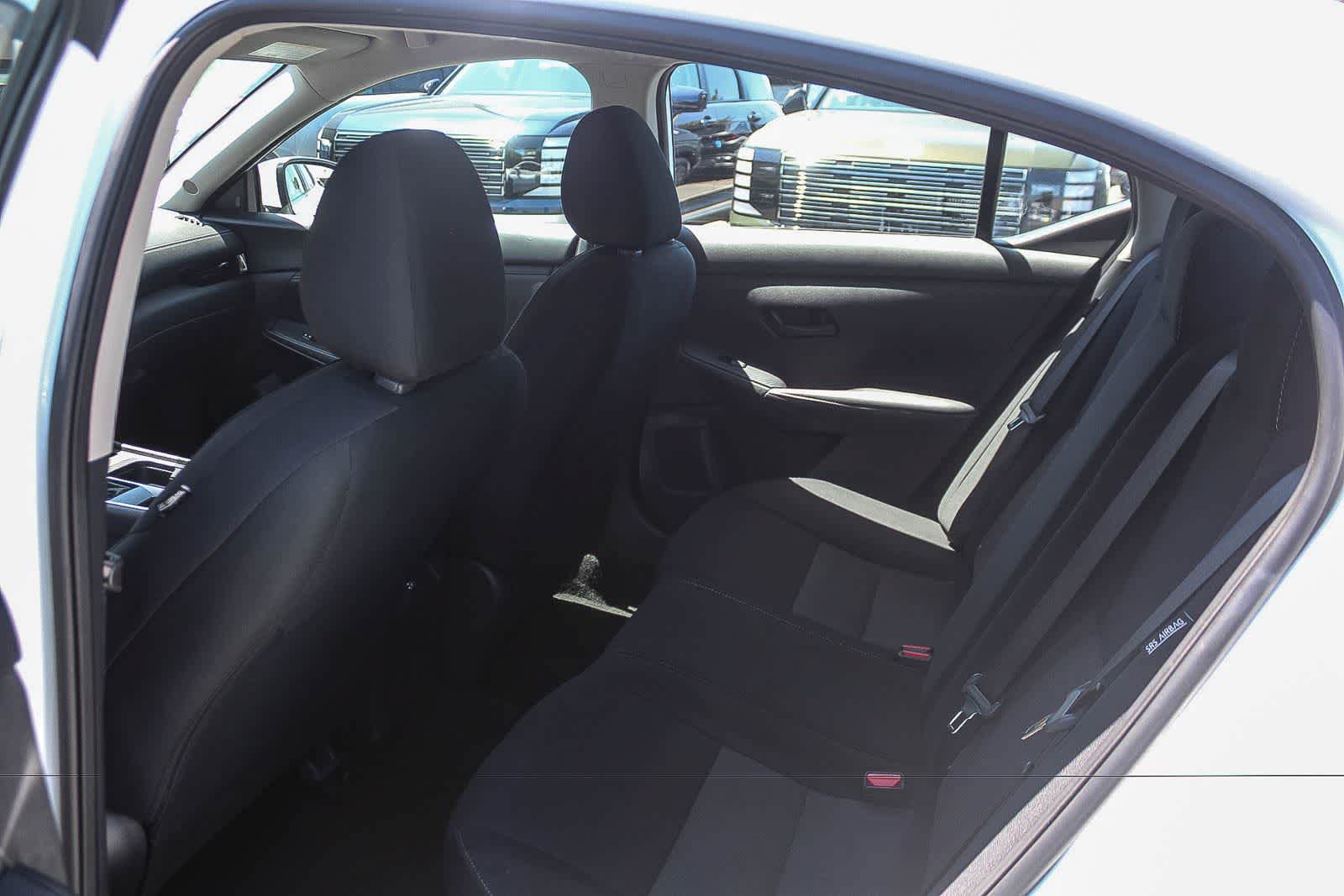 Used 2024 Nissan Sentra SV FWD image 23