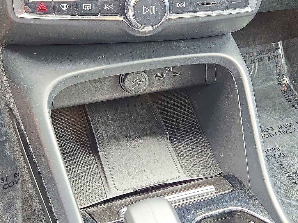 Used 2023 Volvo C40 Recharge Core AWD/4WD image 30