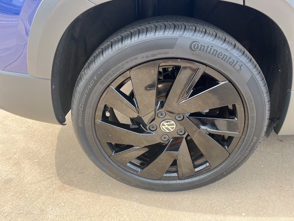 Used 2024 Volkswagen Taos SE image 19