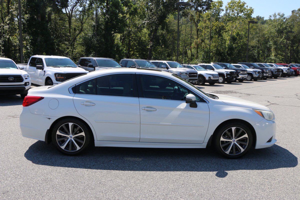 Used 2017 Subaru Legacy 2.5i Limited AWD/4WD image 9
