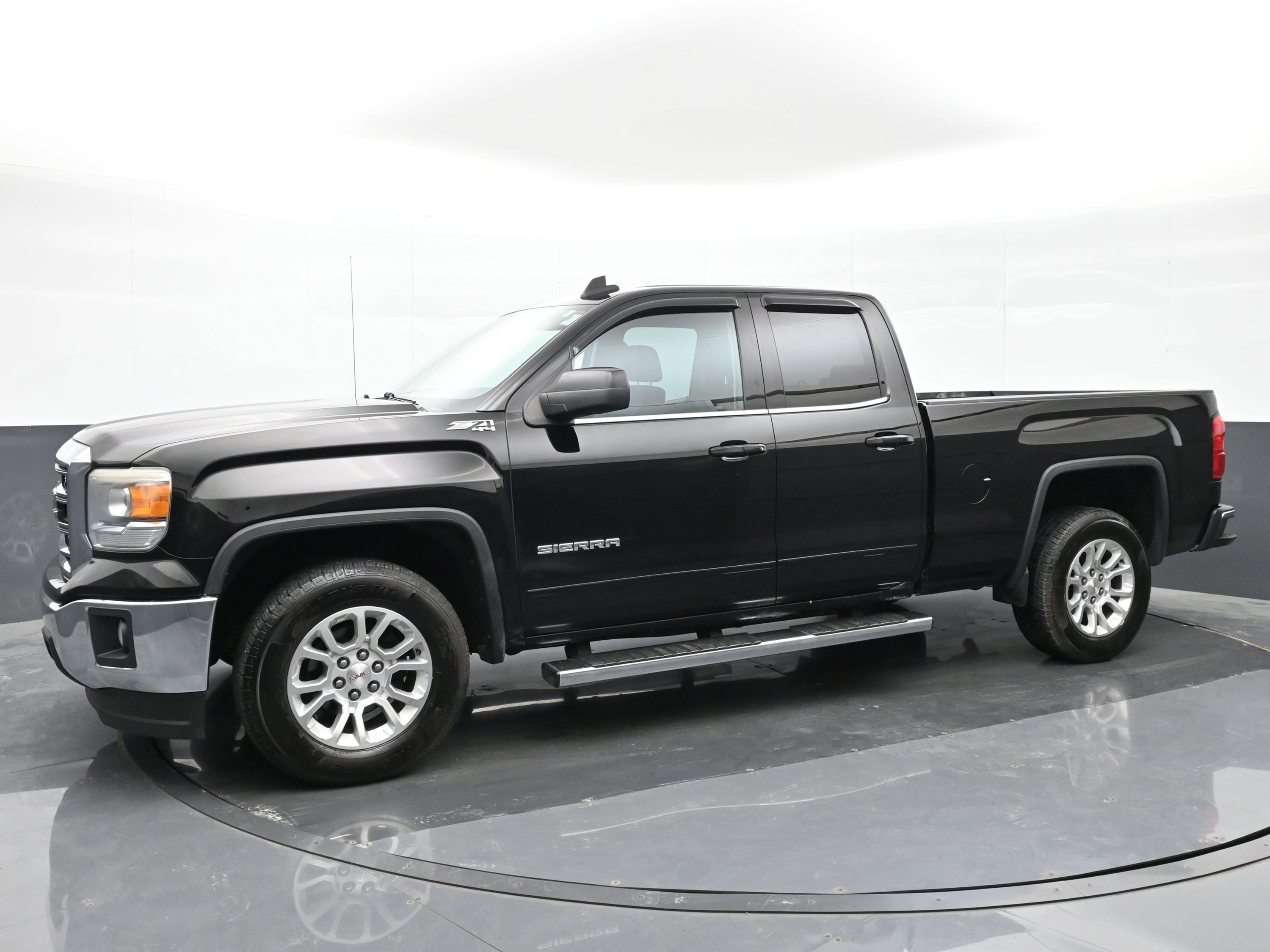 Used 2015 GMC Sierra 1500 SLE w/ SLE Value Package AWD/4WD image 8