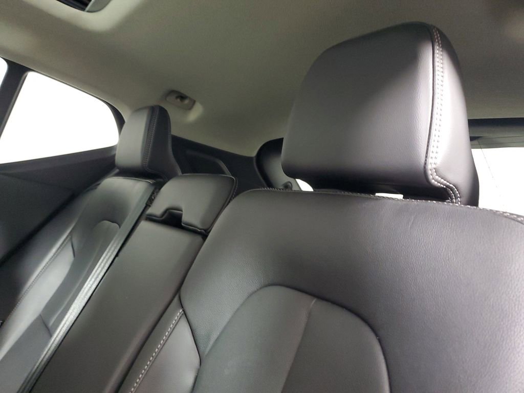 Certified 2025 Volvo XC40 B5 Plus image 15