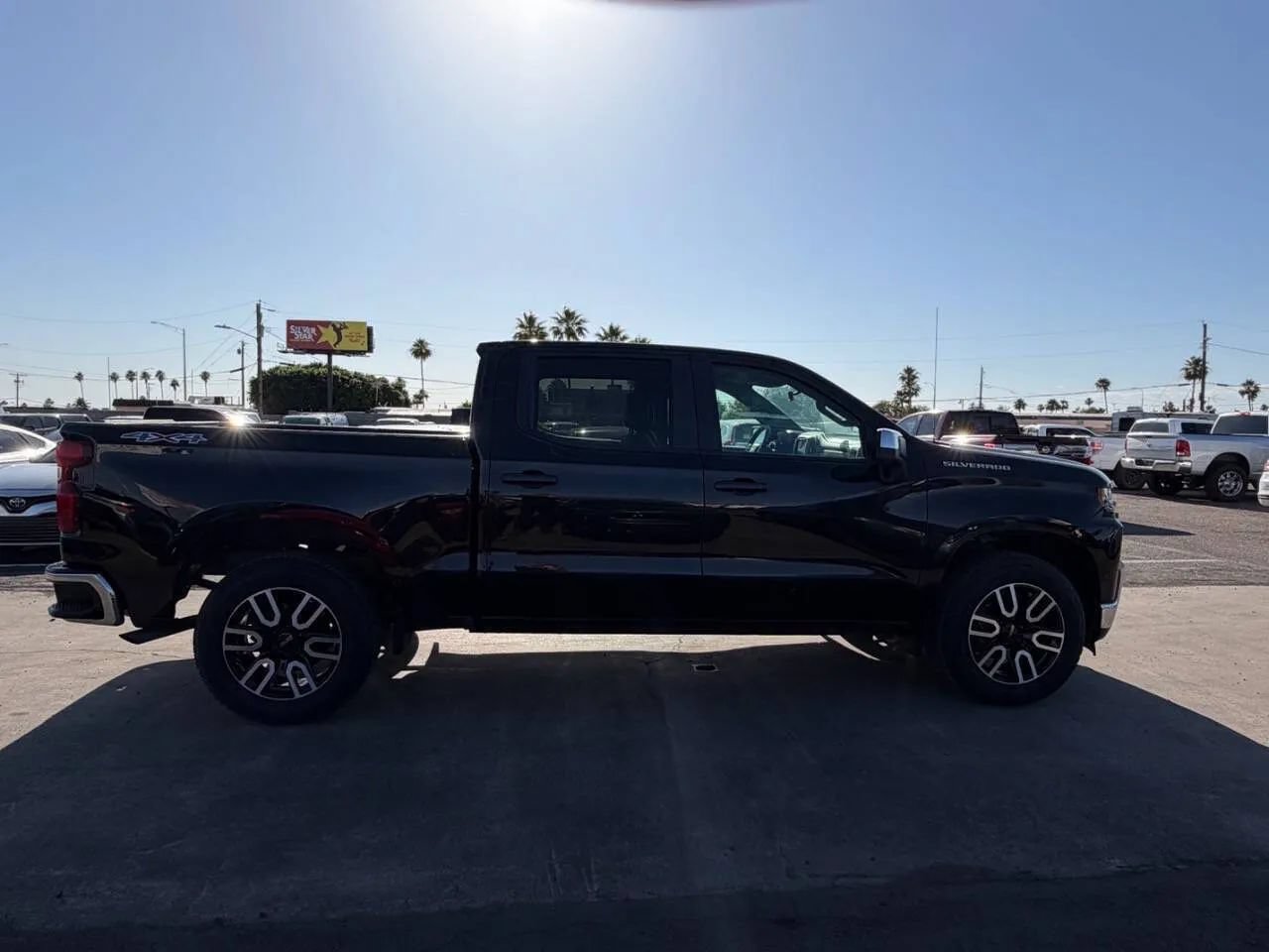 Used 2020 Chevrolet Silverado 1500 LT AWD/4WD image 12