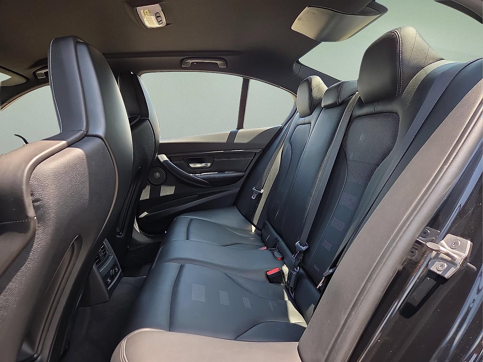 Used 2018 BMW M3 CS RWD image 10