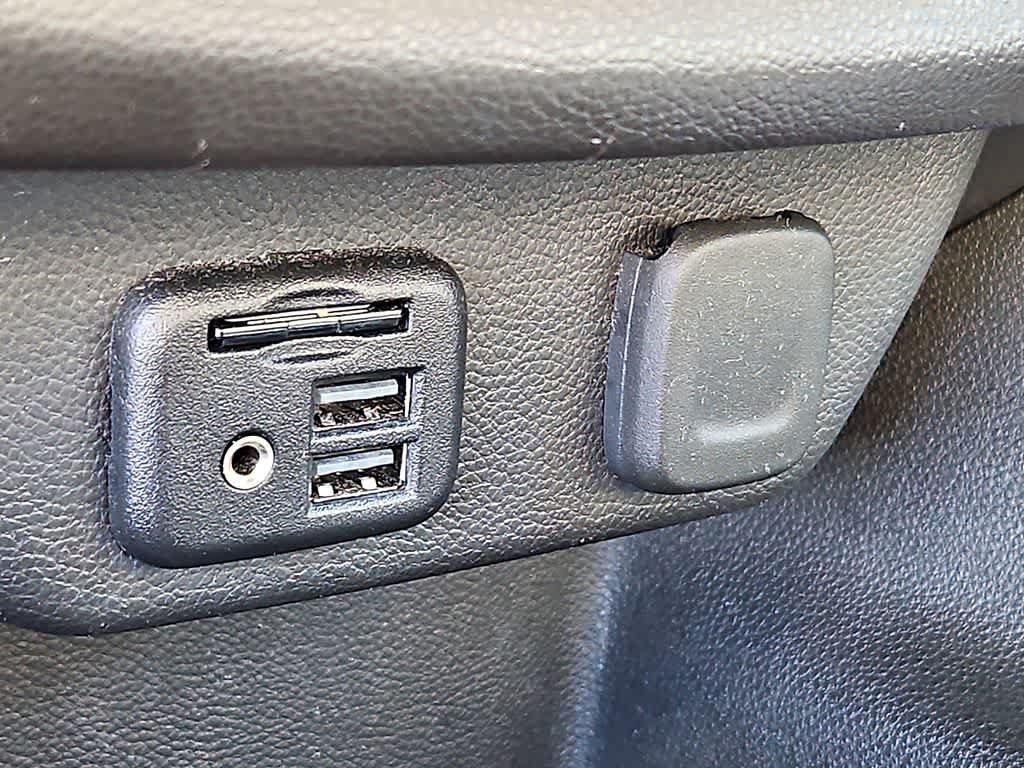 Used 2021 Chevrolet Traverse Premier FWD image 27