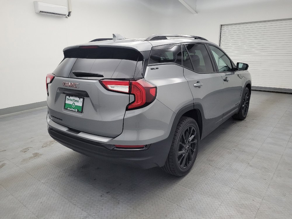 Used 2023 GMC Terrain SLE w/ Driver Convenience Package FWD image 9