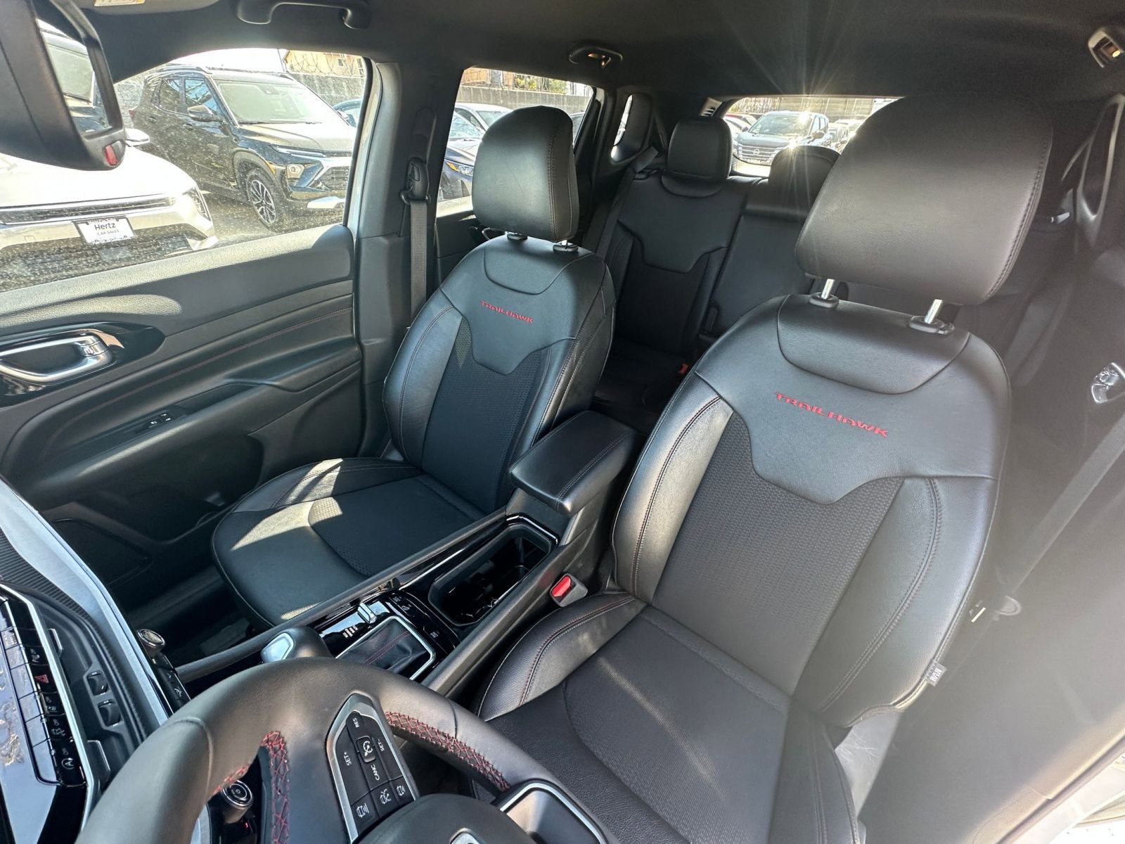Used 2025 Jeep Compass Trailhawk AWD/4WD image 35