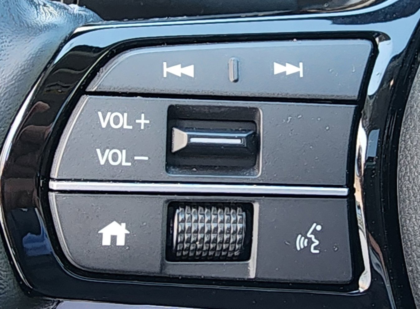 Used 2025 Honda CR-V EX-L image 11