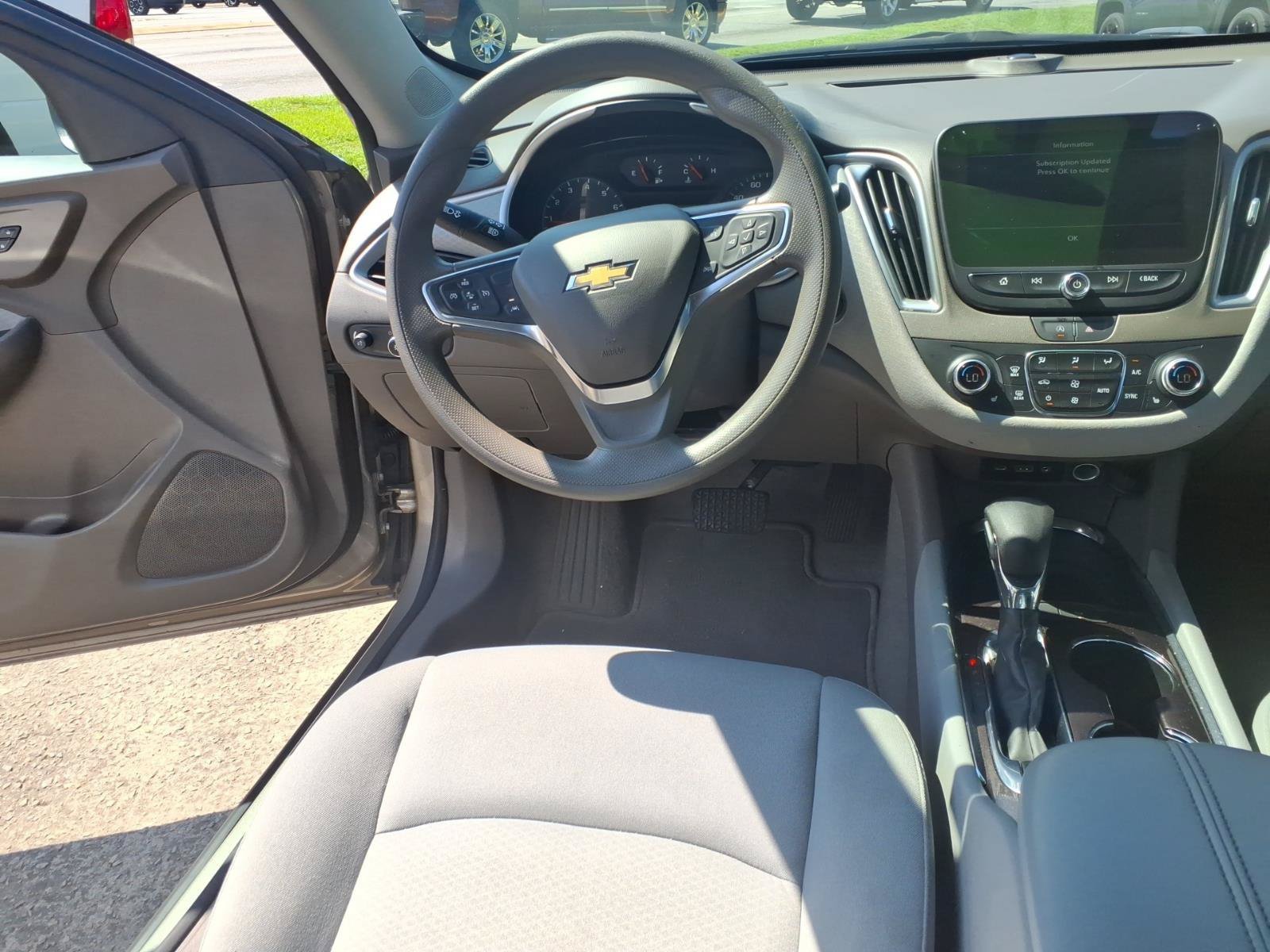 Used 2024 Chevrolet Malibu LT FWD image 14