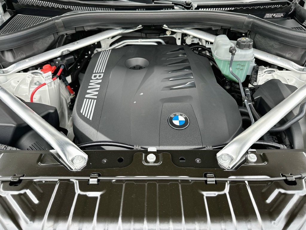 New 2027 BMW X5 xDrive40i w/ M Sport Professional Package AWD/4WD image 30