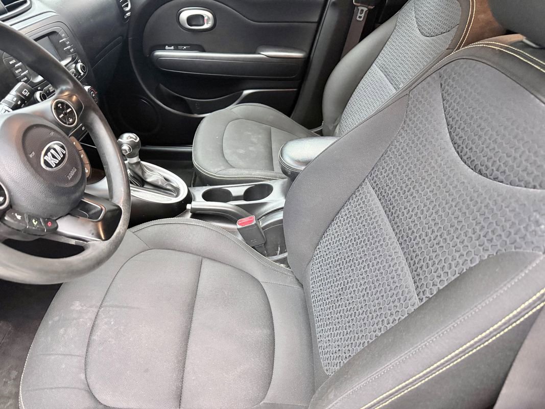 Used 2016 Kia Soul + image 10