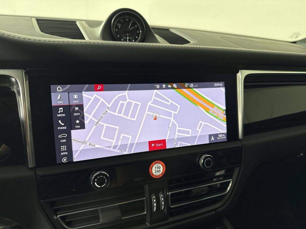 Certified 2025 Porsche Macan S AWD/4WD image 26