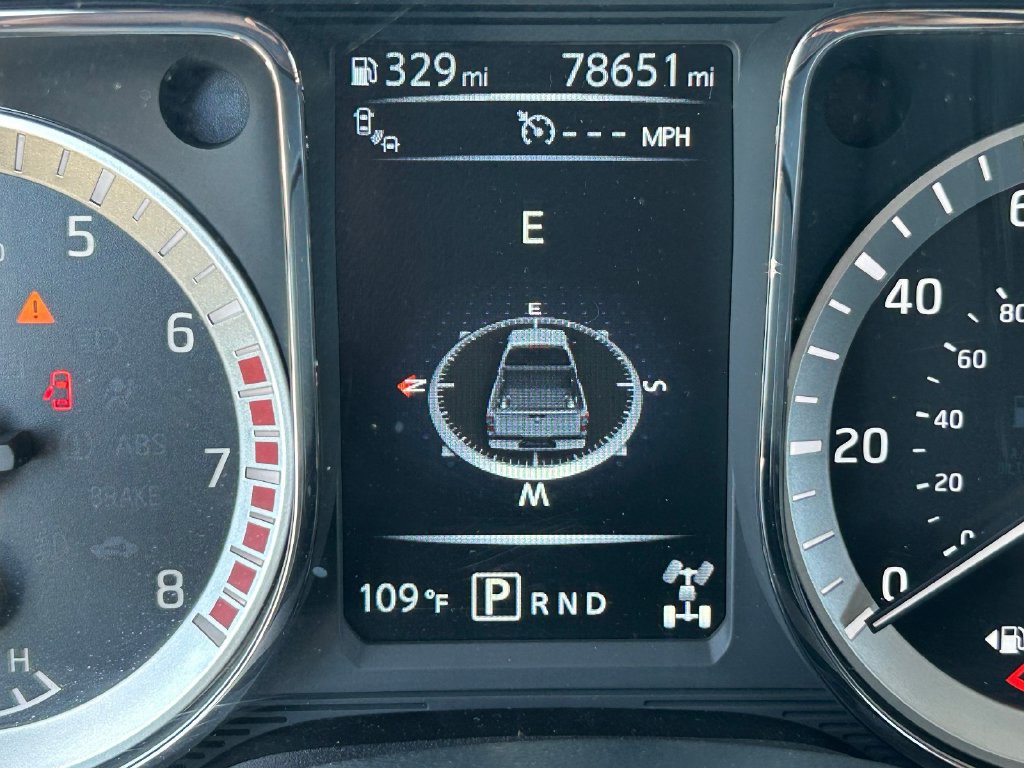 Used 2018 Nissan Titan SV w/ SV Convenience Package AWD/4WD image 32