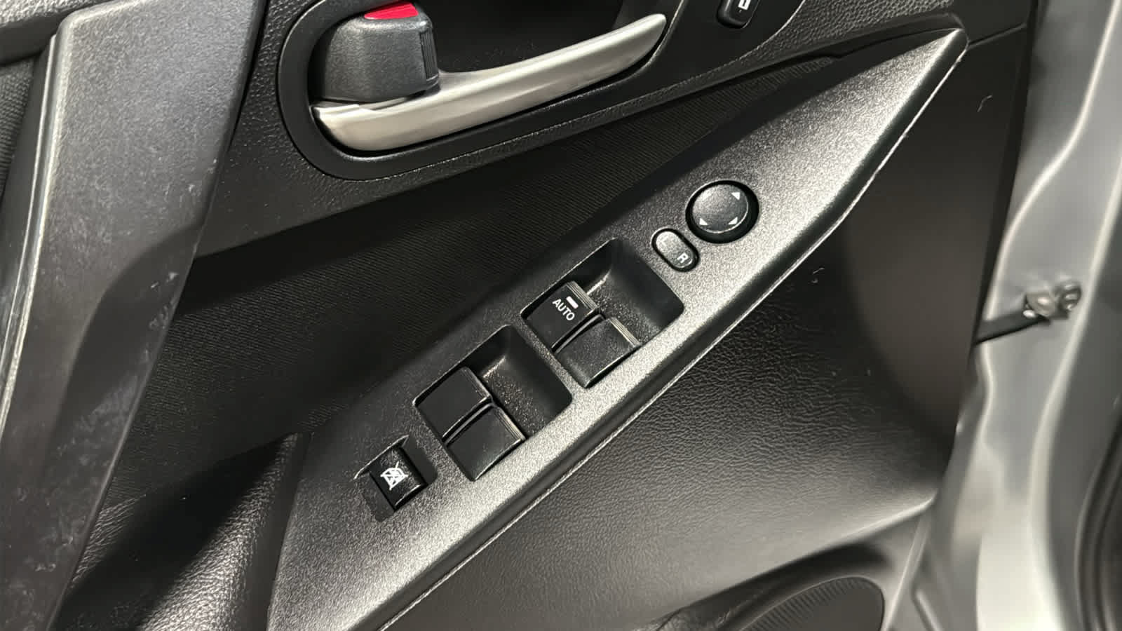 Used 2013 MAZDA MAZDA3 i Touring w/ Preferred Equipment Pkg FWD image 19