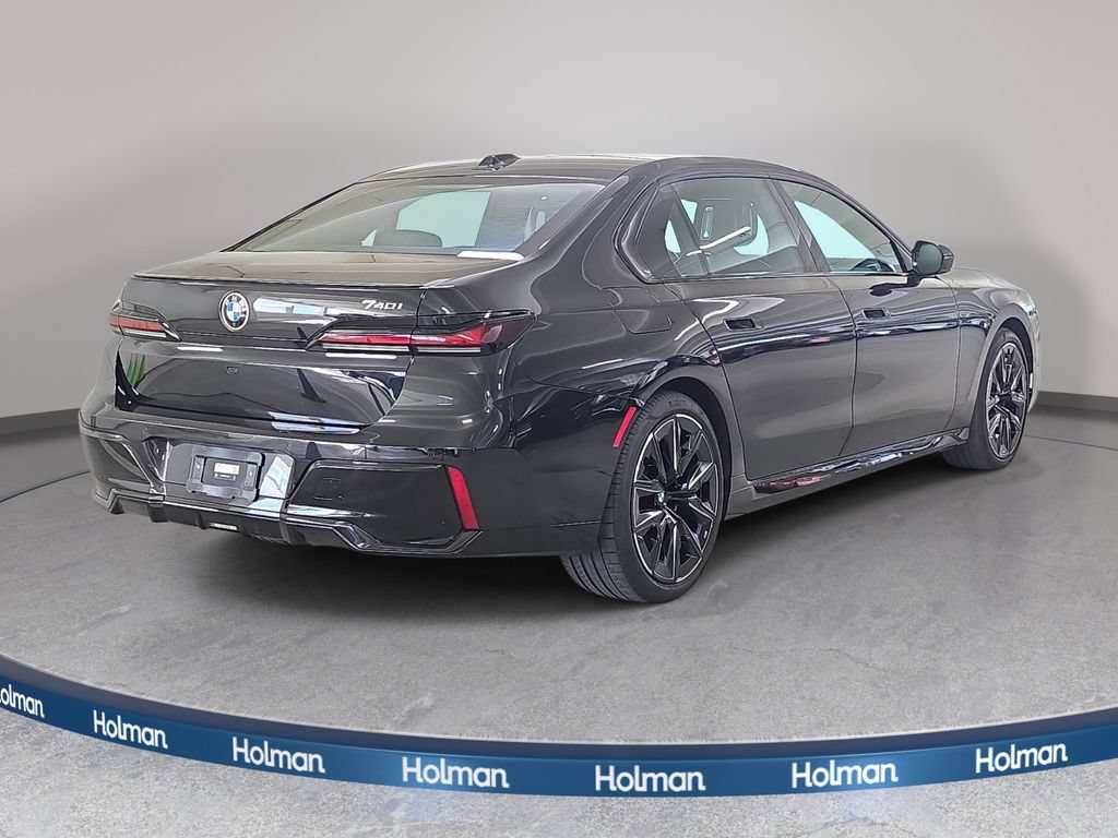 Used 2024 BMW 740i w/ Premium Package 2 RWD image 6