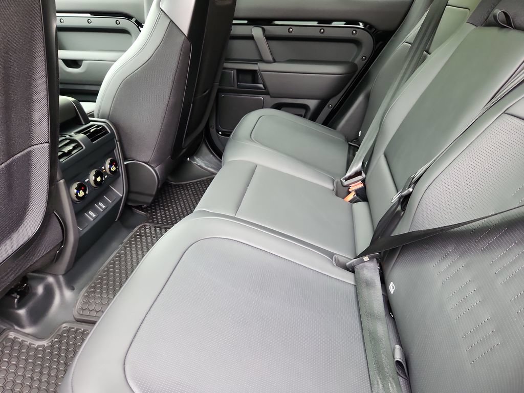New 2026 Land Rover Defender 110 OCTA AWD/4WD image 5