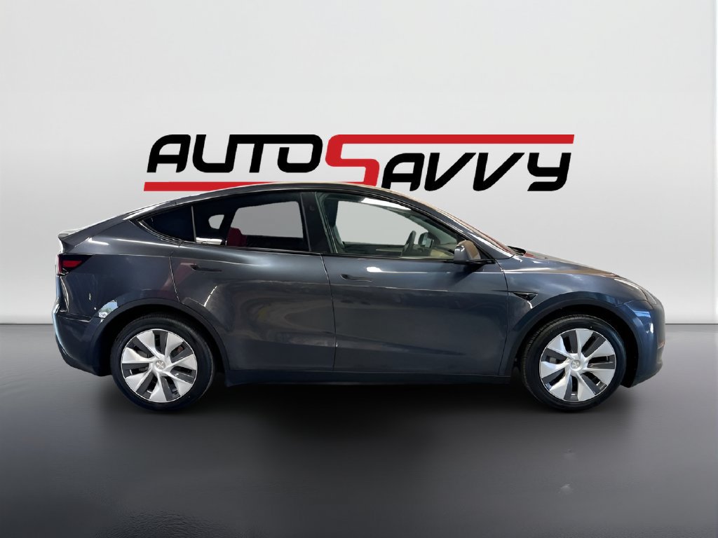 Used 2024 Tesla Model Y Long Range AWD/4WD image 8