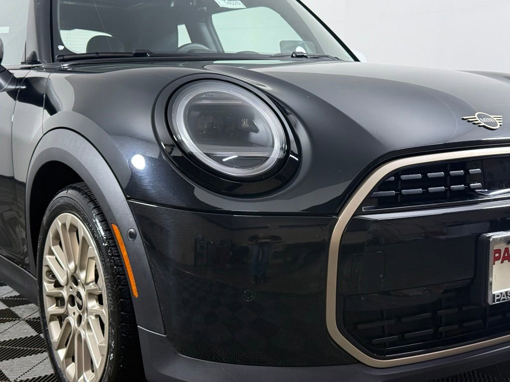 Certified 2025 MINI Cooper 2-Door Hardtop FWD image 5