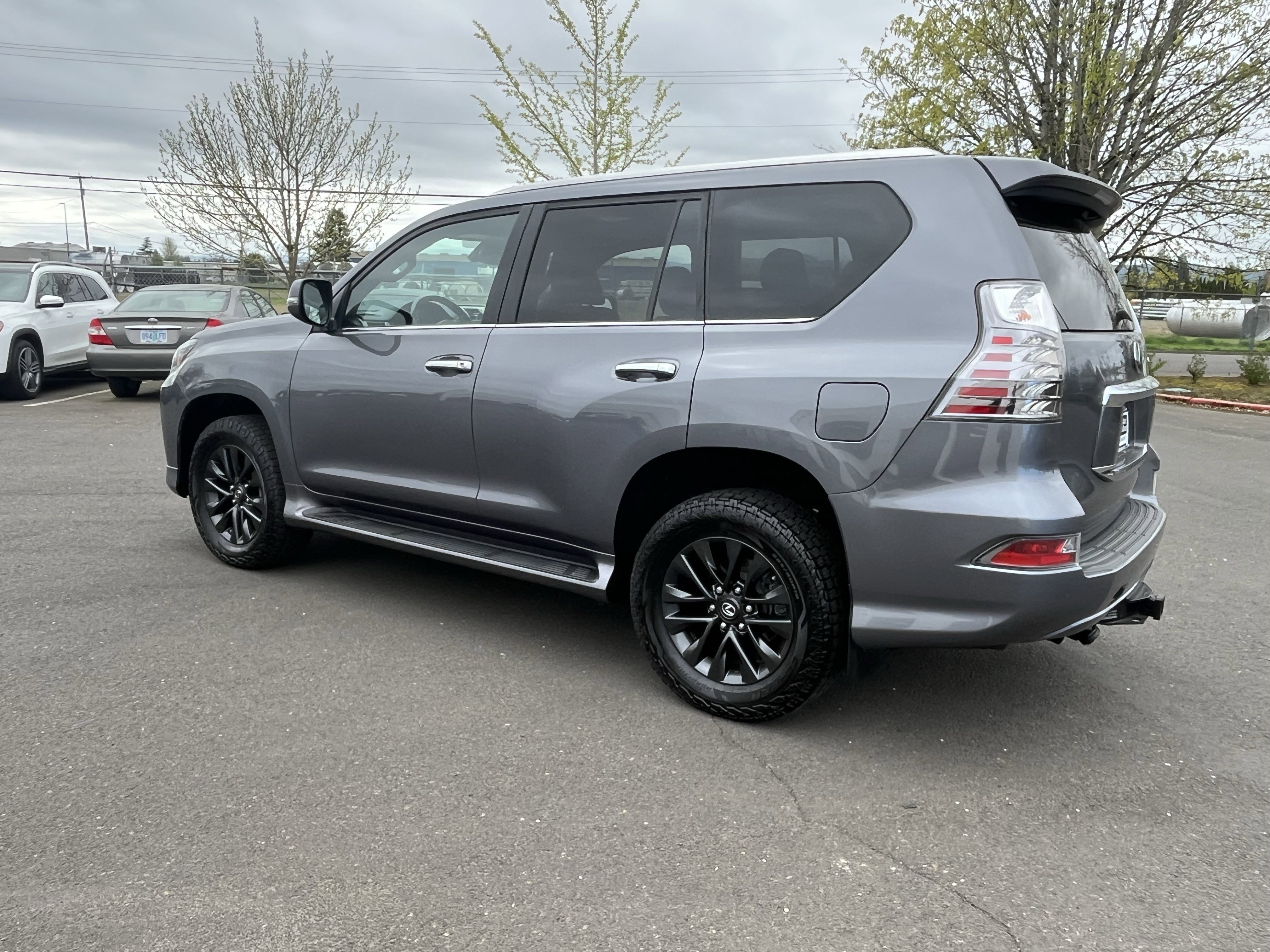 Used 2021 Lexus GX 460 Premium w/ Premium Package image 3