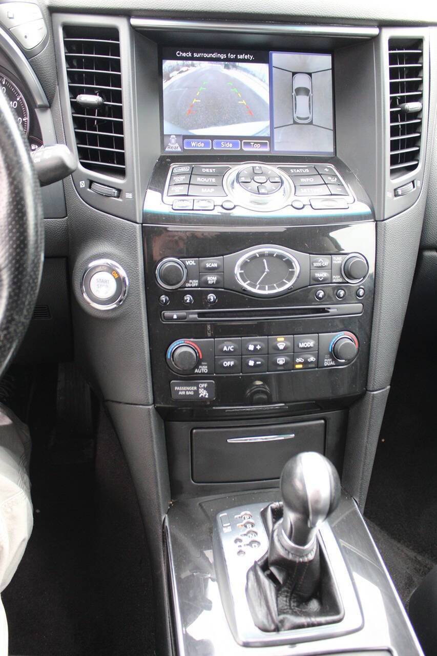 Used 2010 INFINITI FX35 AWD w/ Navigation Pkg image 21