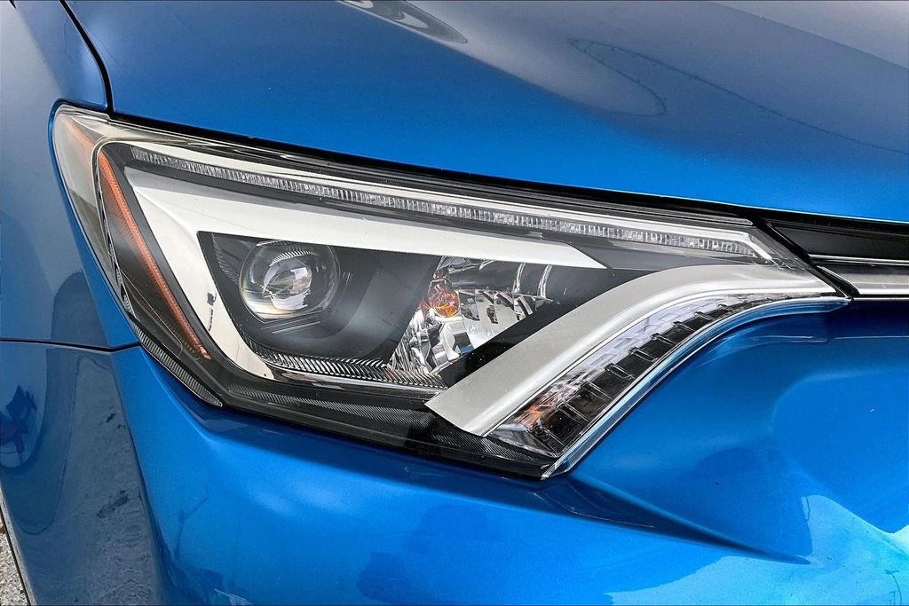 Used 2017 Toyota RAV4 Limited image 36